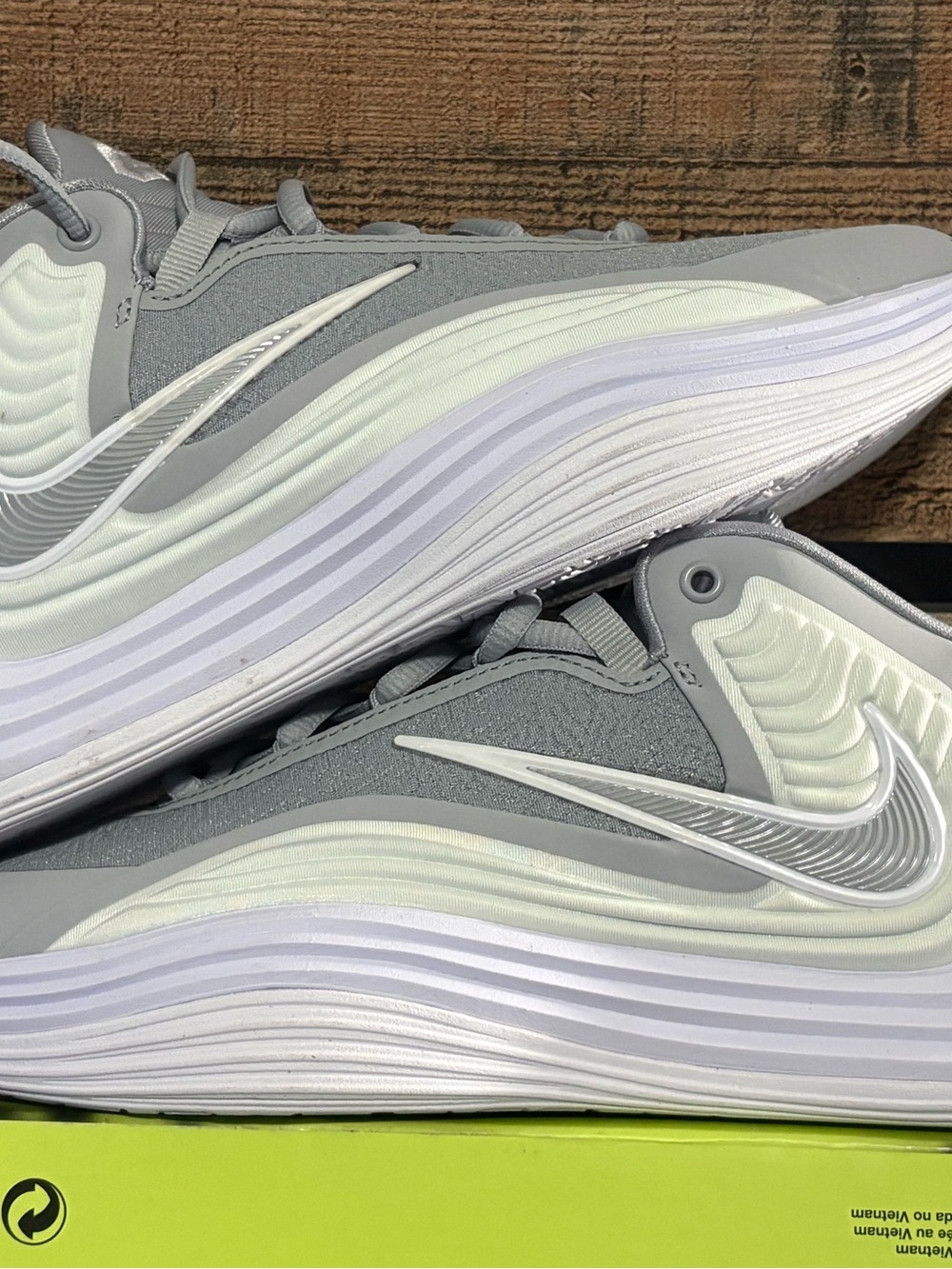 Nike Light Grey & White Wave-Textured Running and basketball Shoes
